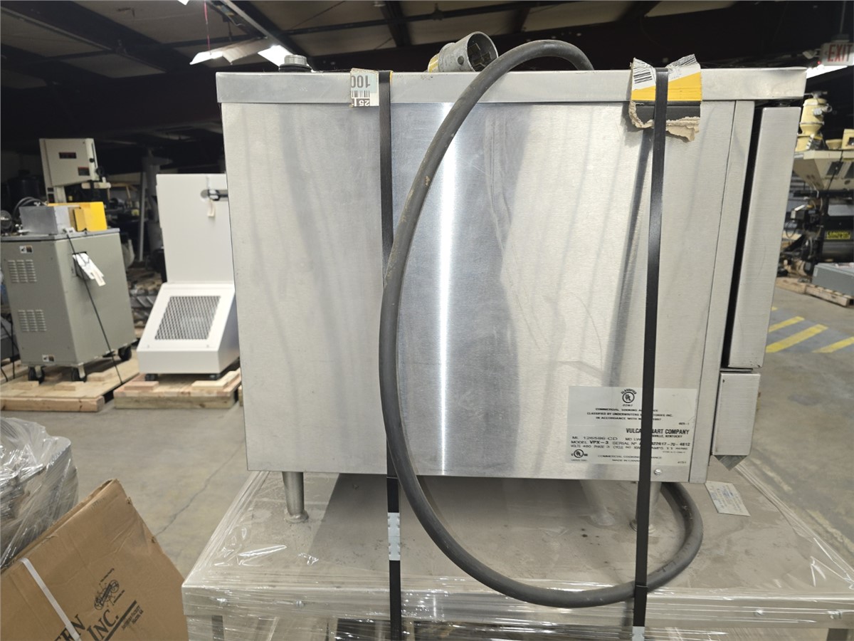 Vulcan Hart #VPX-3, Stainless Steel electric food grade steamer, 9 KW tubular heating elements, 3 pan capacity - Image 2