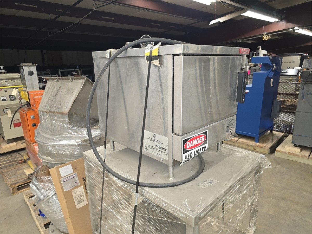 Vulcan Hart #VPX-3, Stainless Steel electric food grade steamer, 9 KW tubular heating elements, 3 pan capacity - Image 8