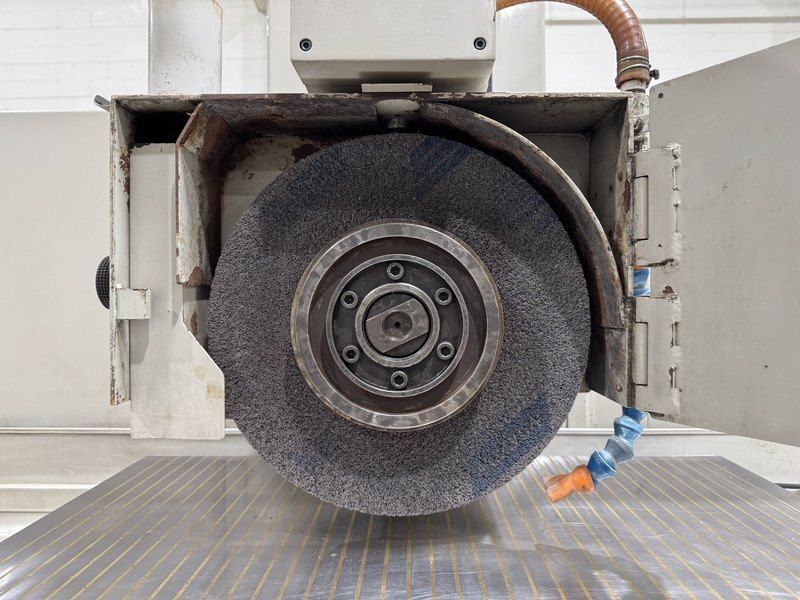 17.7" x 33.4" Okamoto #ACC84DX, 355mm wheel, 5 HP, automatic feeds, over wheel dresser, 2016 - Image 6