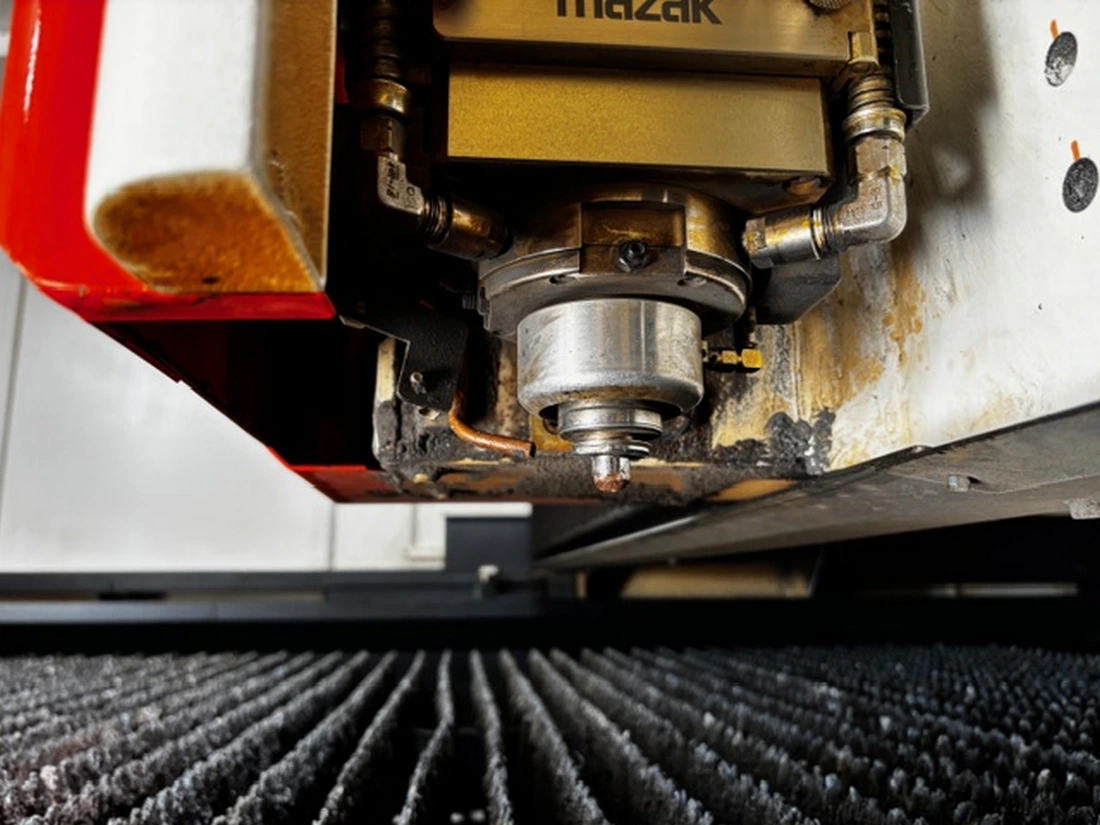 Mazak #Optiplex-Champion-3015, CNC Fiber Laser, 3000 watt, 122" X, 62" Y, 5' x 10' table, 4,700 IPM rapid - Image 2