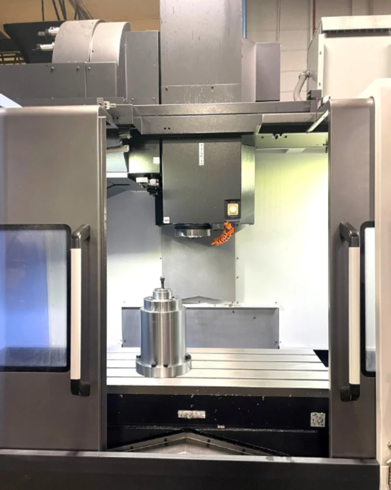 DN Solutions #DNM-5700, 4-Axis CNC Vertical Machining Center, 41" X, 22" Y, 20" Z, 25 HP, 12,000 RPM, Cat 40 - Image 2