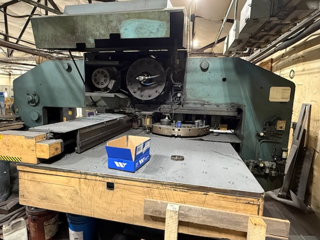 50 Ton, Amada #COMA-50-072, CNC turret punch, 44 stations, 50" X, 72" Y, Fanuc CNC, tooling included, 1983 - Image 3
