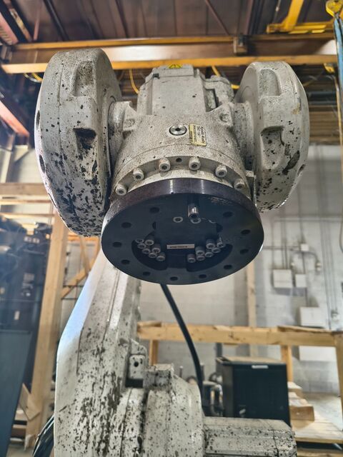 ABB IRB-6700-150/3.20, 6 axis robot, 150kg 331lb. payload, 3.2m 10.5' reach, IRC5 Control, FlexPendant, AS IS - Image 2
