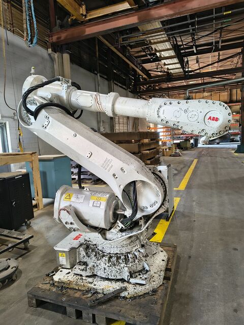 ABB IRB-6700-150/3.20, 6 axis robot, 150kg 331lb. payload, 3.2m 10.5' reach, IRC5 Control, FlexPendant, AS IS - Image 4