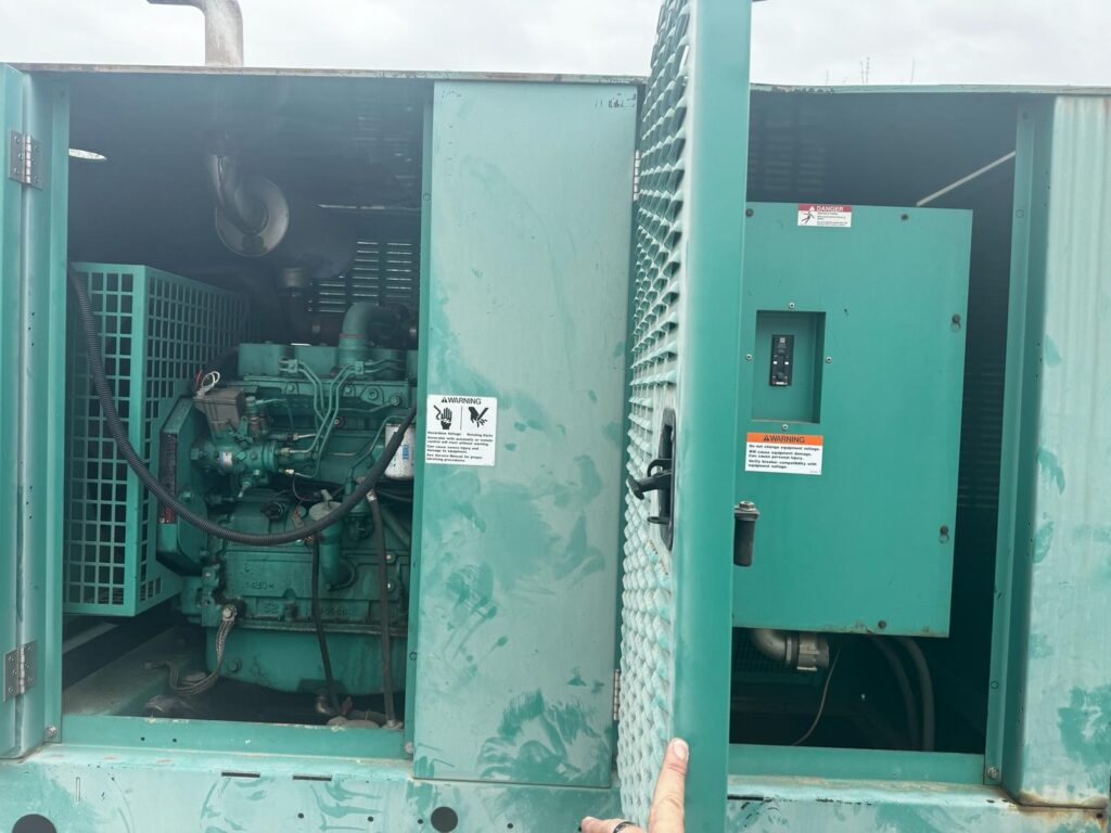 60 KW Cummins #DGCB, diesel generator set, weatherproof enclosure, 277/480 Volts, 617.2 hours - Image 9