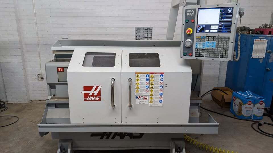 Haas #TL-1, CNC Lathe, 20" swing, 16" turning diameter, 30" machining length, 8" chuck, 12 HP, 2000 RPM, Haas - Image 1