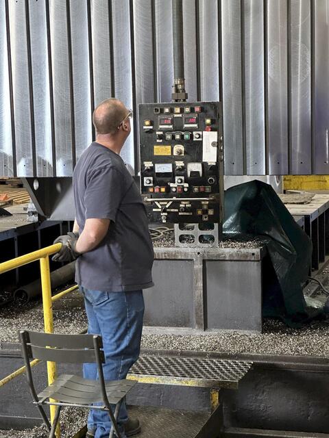 6.3" Skoda #W160-HC, Floor Type Horizontal Boring Mill, 236.22" X, 157.48" Y, 49.21" Z, 1120 RPM, Siemens - Image 4