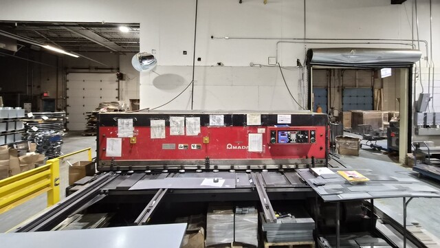 1/4" x 10' Amada #M-3060, Mechanical Power Squaring Shear, 36" back gauge, 60 SPM, 10 HP, 2003 - Image 2