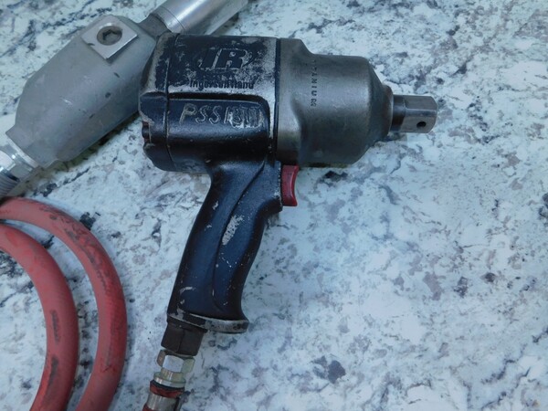 Ingersoll-Rand #2925P3TI, Pneumatic Impact Wrench, 1" Drive, 1450 Ft.-lbs - Image 2