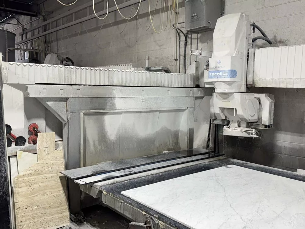 Denver #Tecnika-5, 5-Axis CNC Work Center, 98.42" X, 105.71" Y, 17.5 HP, 4000 RPM blade, 2020 - Image 9