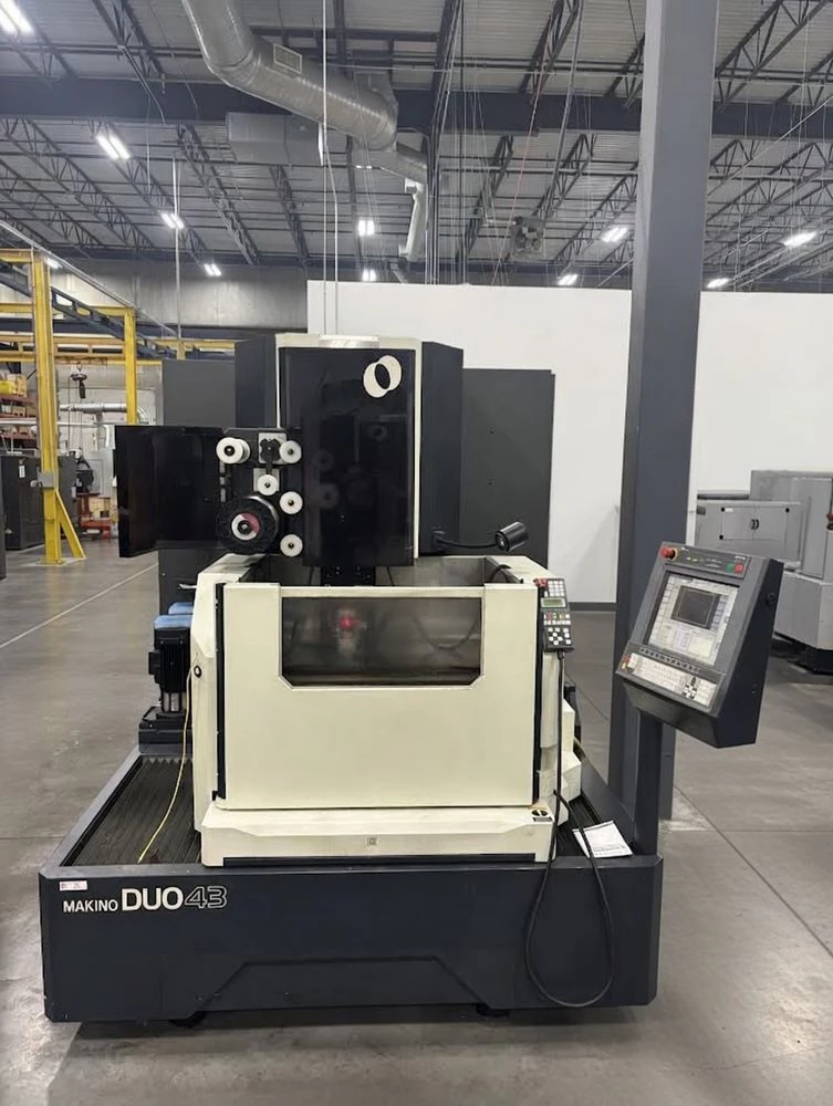 Makino #DUO43, CNC Wire Electrical Discharge Machine, 17.8" X, 11.8" Y, 12.6" Z, Makino MGW S-6 CNC, 2010 - Image 1