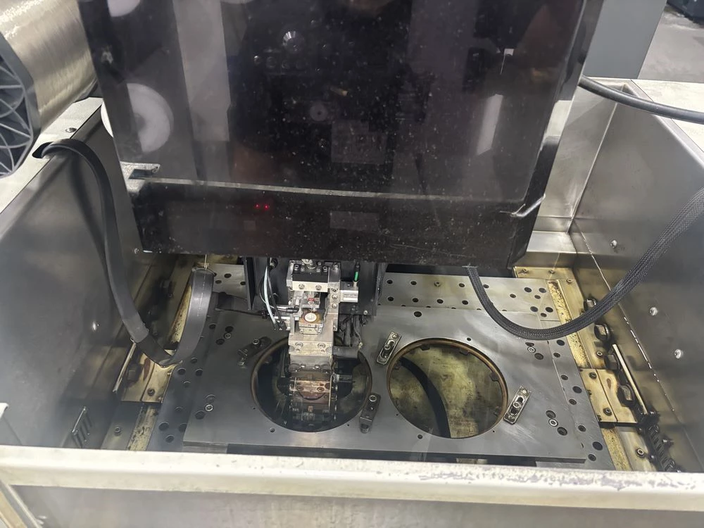 Makino #DUO43, CNC Wire Electrical Discharge Machine, 17.8" X, 11.8" Y, 12.6" Z, Makino MGW S-6 CNC, 2010 - Image 3