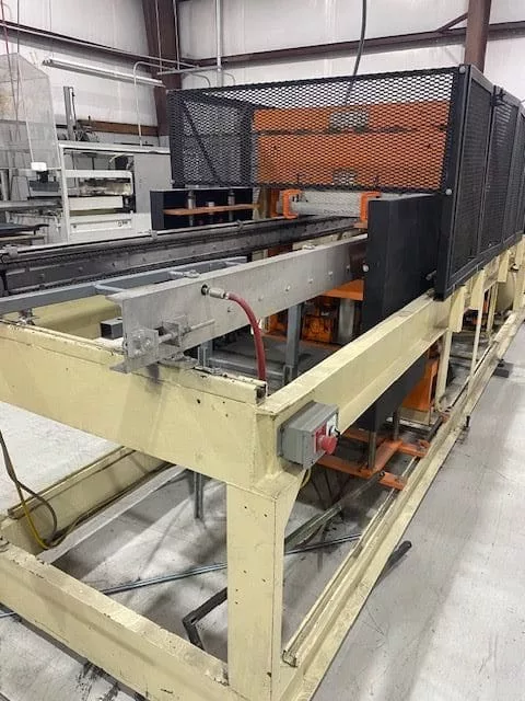 Brown #2525, Thermoformer, 25" x 25" max. mold size, 72" oven, 72 ton trim press, 1998 - Image 5