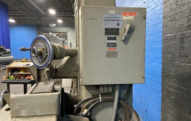 6" x 18" Gallmeyer & Livingston #250, surface grinder, 440 V., 3 phase, 1968 - Image 5