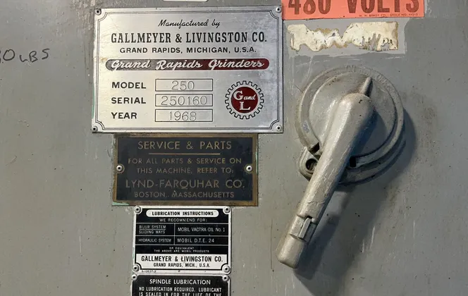 6" x 18" Gallmeyer & Livingston #250, surface grinder, 440 V., 3 phase, 1968 - Image 6