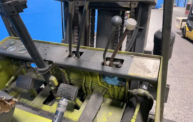 4075 lb. Clark #C500-100, Gas Forklift - Image 6