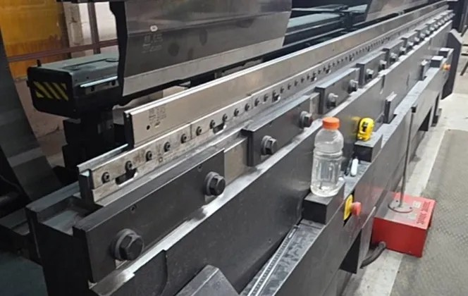 243 Ton, Amada #HRB2204, hydraulic press brake, 2022 - Image 5
