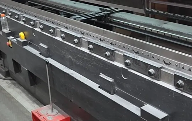 243 Ton, Amada #HRB2204, hydraulic press brake, 2022 - Image 7