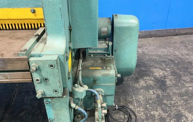 10 gauge x 6' Wysong #1072, power squaring shear - Image 2