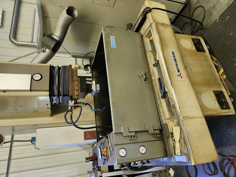 Mitsubishi #M35K, Electrical Discharge Machine, 27.6" x19.7" table, C4 cnc, 3R tooling, 1988 - Image 2
