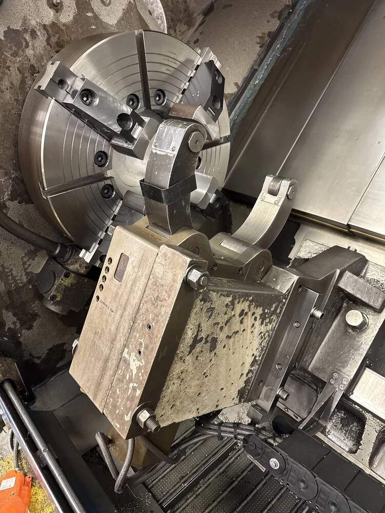 Doosan #Puma-700LM, CNC lathe, 40.5" swing, 7.1" bar, 32" chuck, 126" centers, 12 station turret, live - Image 5