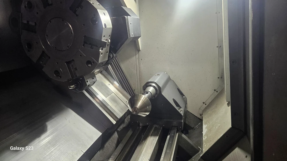 Haas #ST-45L, CNC lathe, 34.5" swing, 7" bar, 24" chuck, 80" centers, 25.5" turning diameter, 12 station - Image 7