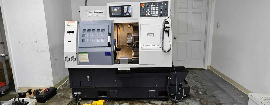 Akira Seiki #SL20, CNC lathe, 17.7" swing, 1.7" bar, 6" chuck, 13" centers, 11.4" turning diameter, 10 - Image 1