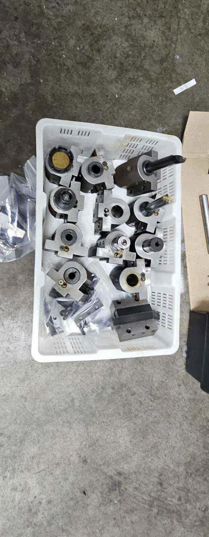Akira Seiki #SL20, CNC lathe, 17.7" swing, 1.7" bar, 6" chuck, 13" centers, 11.4" turning diameter, 10 - Image 7