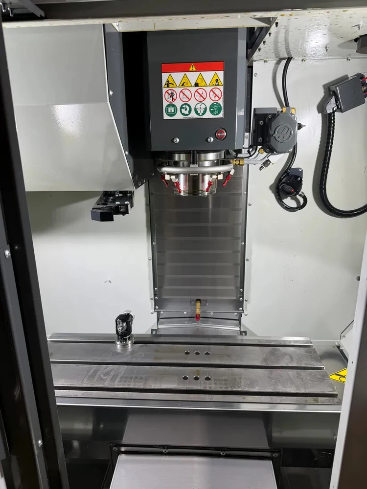 Haas #Super-Mini-Mill, vertical machining center, 16" X, 14" Y, 15" Z, 10,000 RPM, 10 automatic tool changer - Image 2