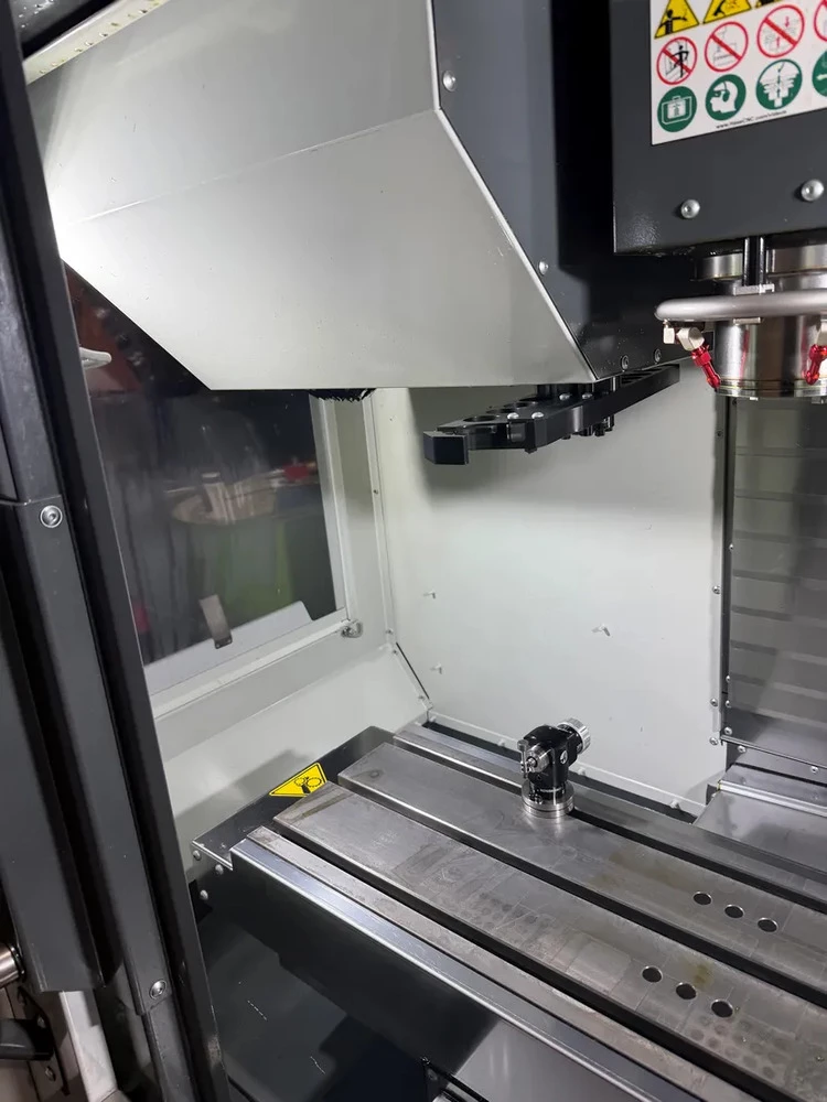 Haas #Super-Mini-Mill, vertical machining center, 16" X, 14" Y, 15" Z, 10,000 RPM, 10 automatic tool changer - Image 3