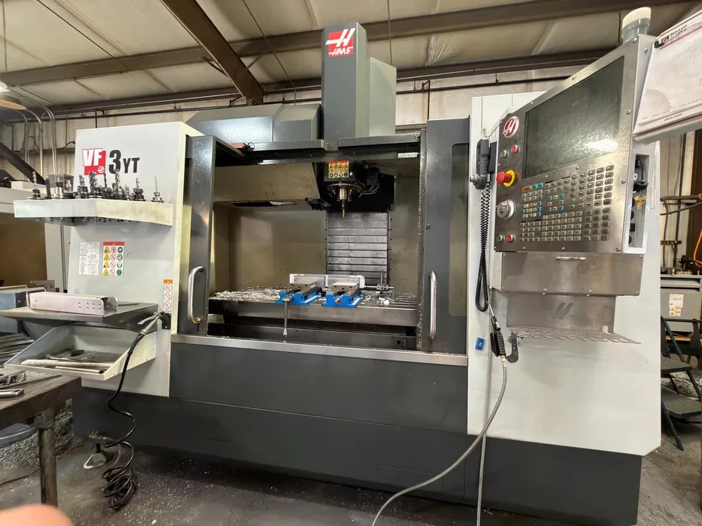 Haas #VF-3YT, vertical machining center, 40" X, 26" Y, 25" Z, 8,100 RPM, CAT 40, 30 HP, chip auger, 2018 - Image 2