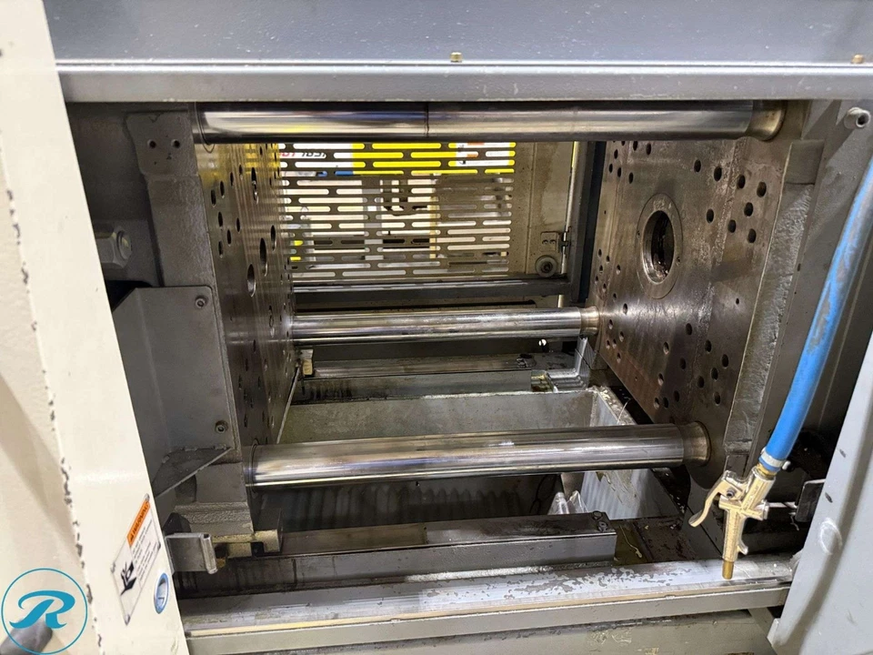66 Ton, 2.3 oz., Nissei #ES600, injection molding machine, 16" x 13.6" tie bars, toggle clamp, 24" daylight - Image 3