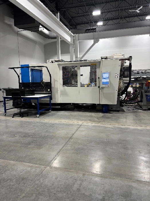 900 Ton, 217 oz., Krauss Maffei #900-1200GX, injection molding machine, 46.46" x 39.4" tie bars, 60.35" - Image 1