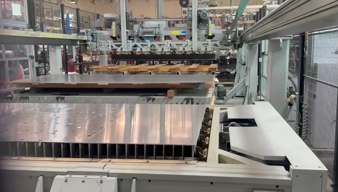Salvagnini #L3, 3,000 watt laser, 5' x 10', 2015 - Image 6
