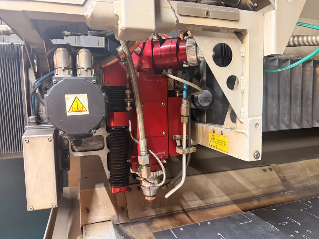 Salvagnini #L3, 3,000 watt laser, 5' x 10', 2015 - Image 8