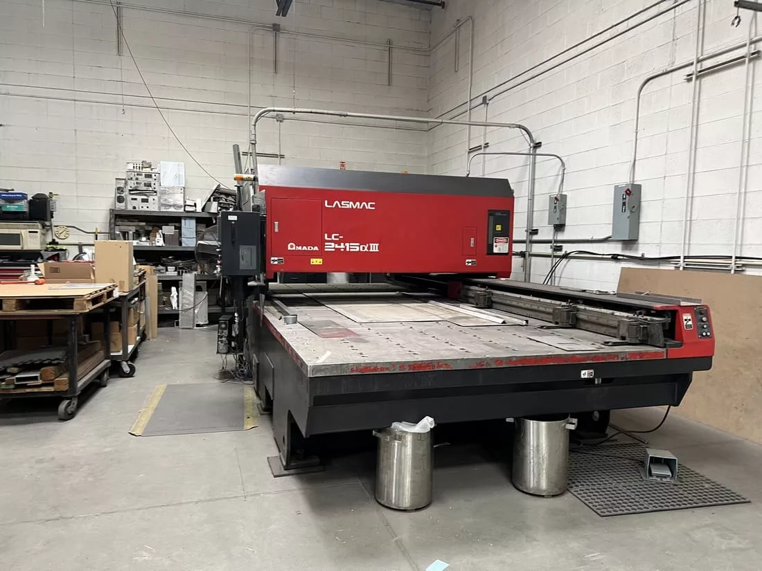Amada #Lasmac-LC-2415, 2,000 watt laser, 5' x 10', 61" X, 99" Y, 11.8" Z, 2,362 IPM cutting speed, Fanuc - Image 1