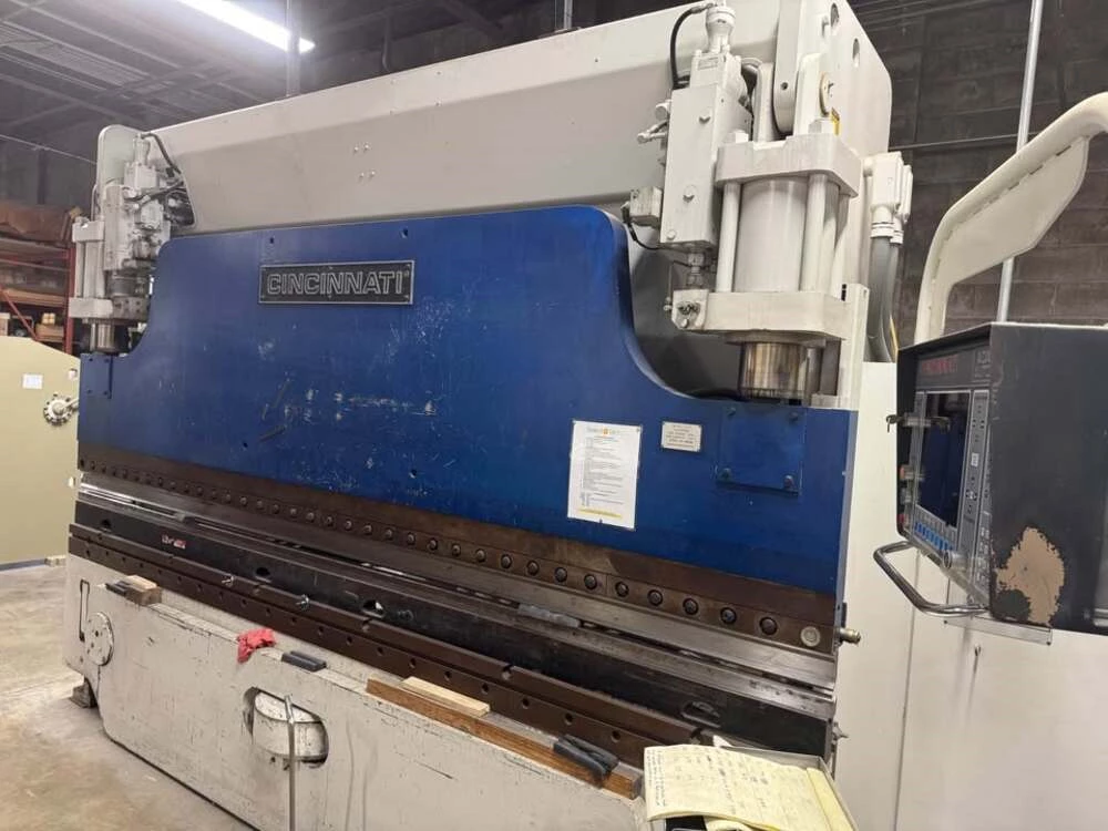 135 Ton, Cincinnati #Autoform, CNC hydraulic press brake, 12' overall, 8" stroke, 12" throat, 15" open - Image 2