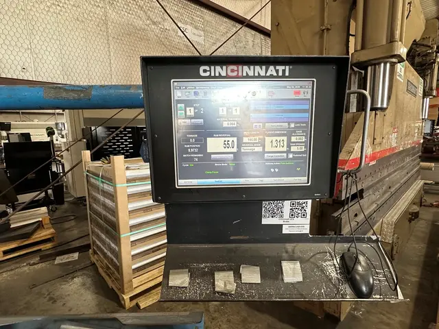 90 Ton, Cincinnati #90CBII10, hydraulic press brake, 12' overall, 102.75" between housing, 8" stroke, 7" - Image 6