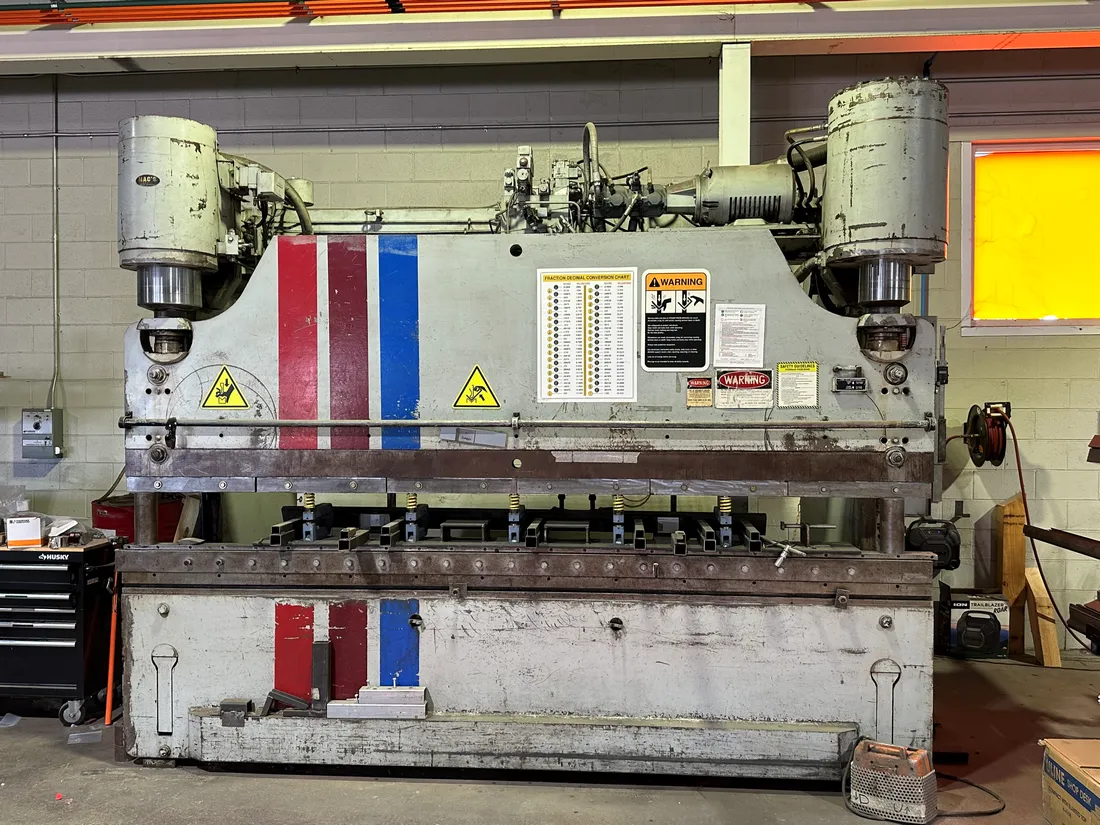 250 Ton, Pacific #JII-250-12, hydraulic press brake, 12' overall, 126" between housing, 12" stroke, 7" - Image 1