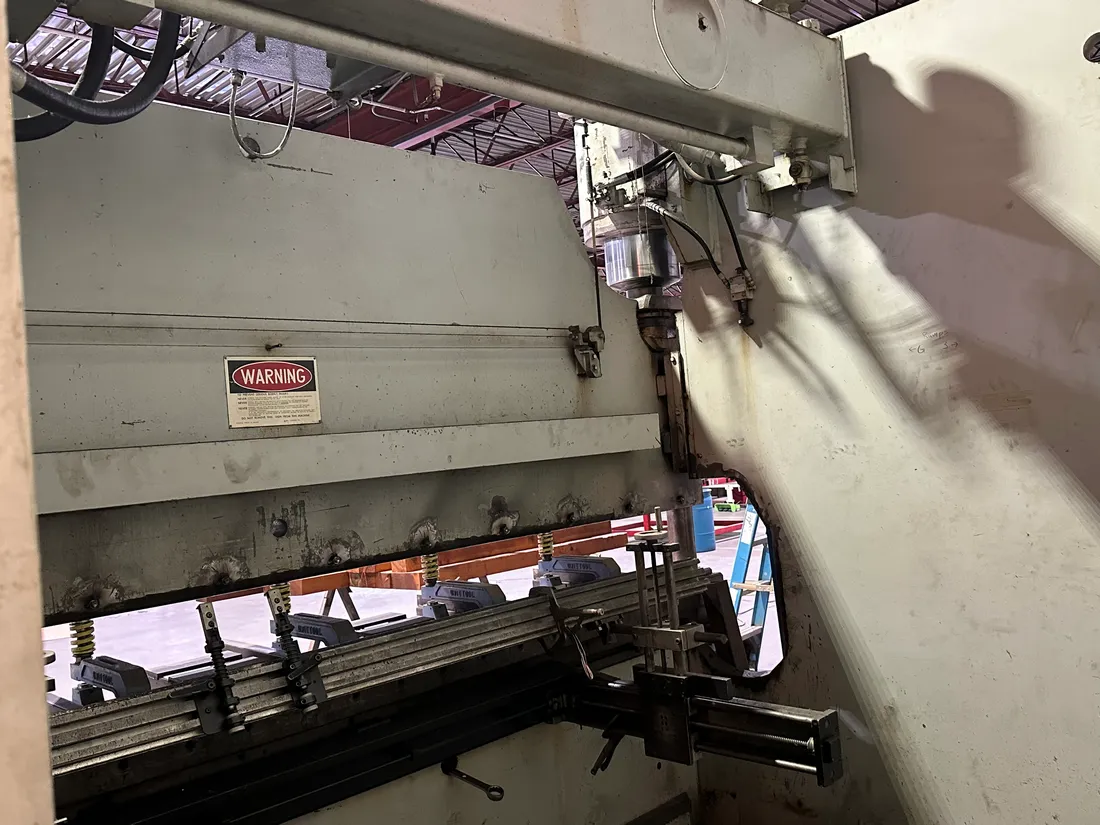 250 Ton, Pacific #JII-250-12, hydraulic press brake, 12' overall, 126" between housing, 12" stroke, 7" - Image 5