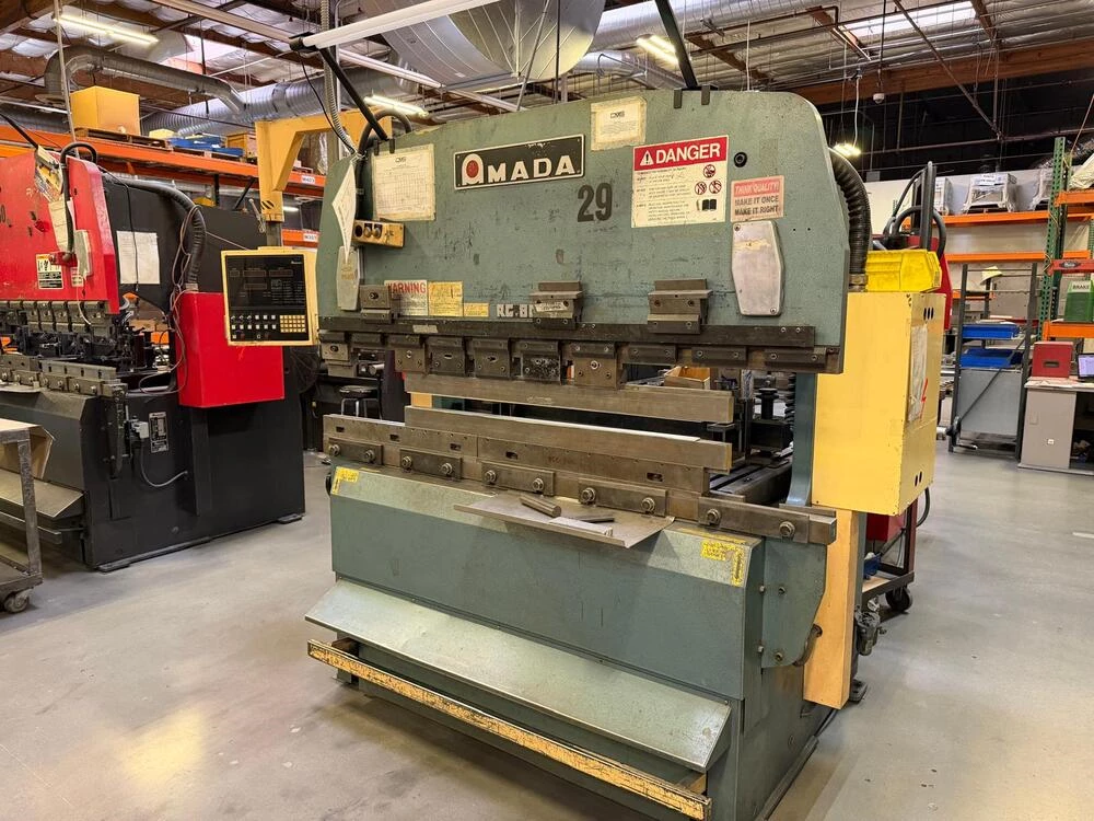 80 Ton, Amada #RG-80, CNC hydraulic press brake, 8' overall, 80.8" between housing, 3.94" stroke, 15.76" - Image 2