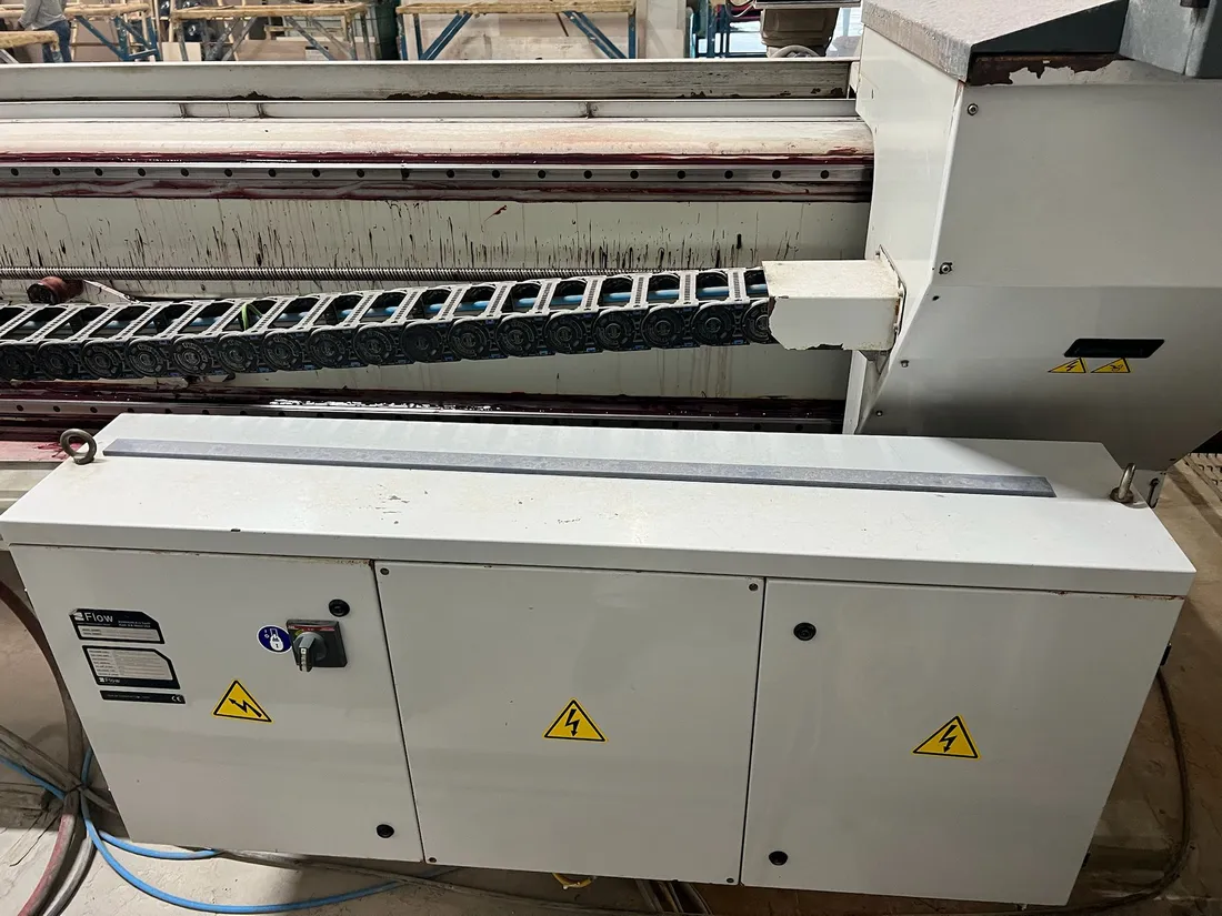 Flow #Mach-200-4020-Pivot, waterjet, 6.6' x 13.1' table, 30 HP, 60,000 PSI., 8" Z travel, FlowExpert control - Image 5