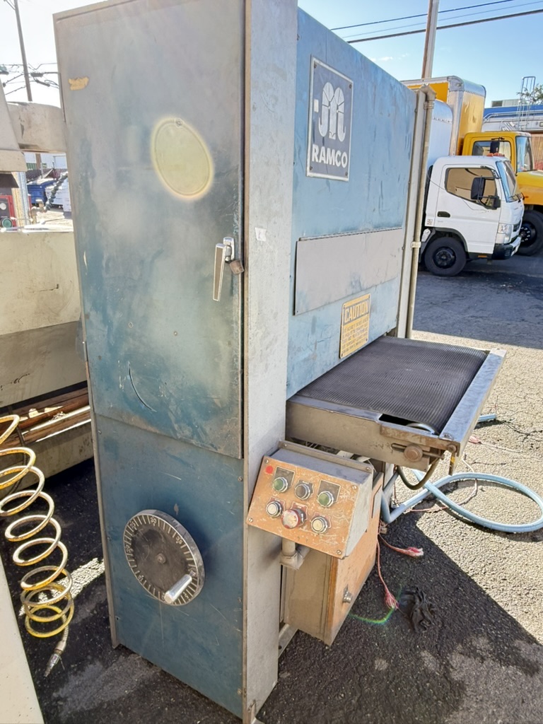 36" Ramco, wide belt sander, single head, conveyor feed table, dust extraction ports - Image 2