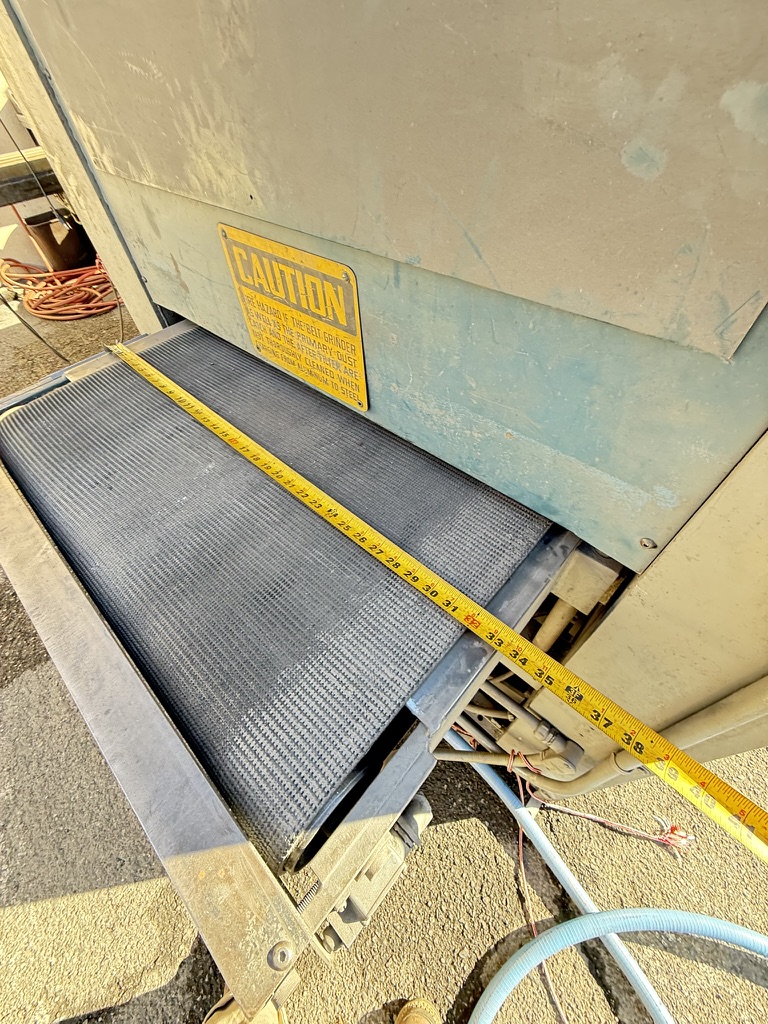 36" Ramco, wide belt sander, single head, conveyor feed table, dust extraction ports - Image 3