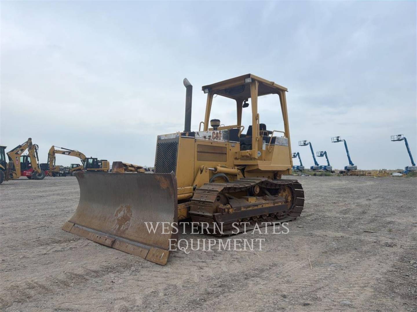 Caterpillar D4C, 4306 hours, S/N: 6YL02227, 1999 - Image 4