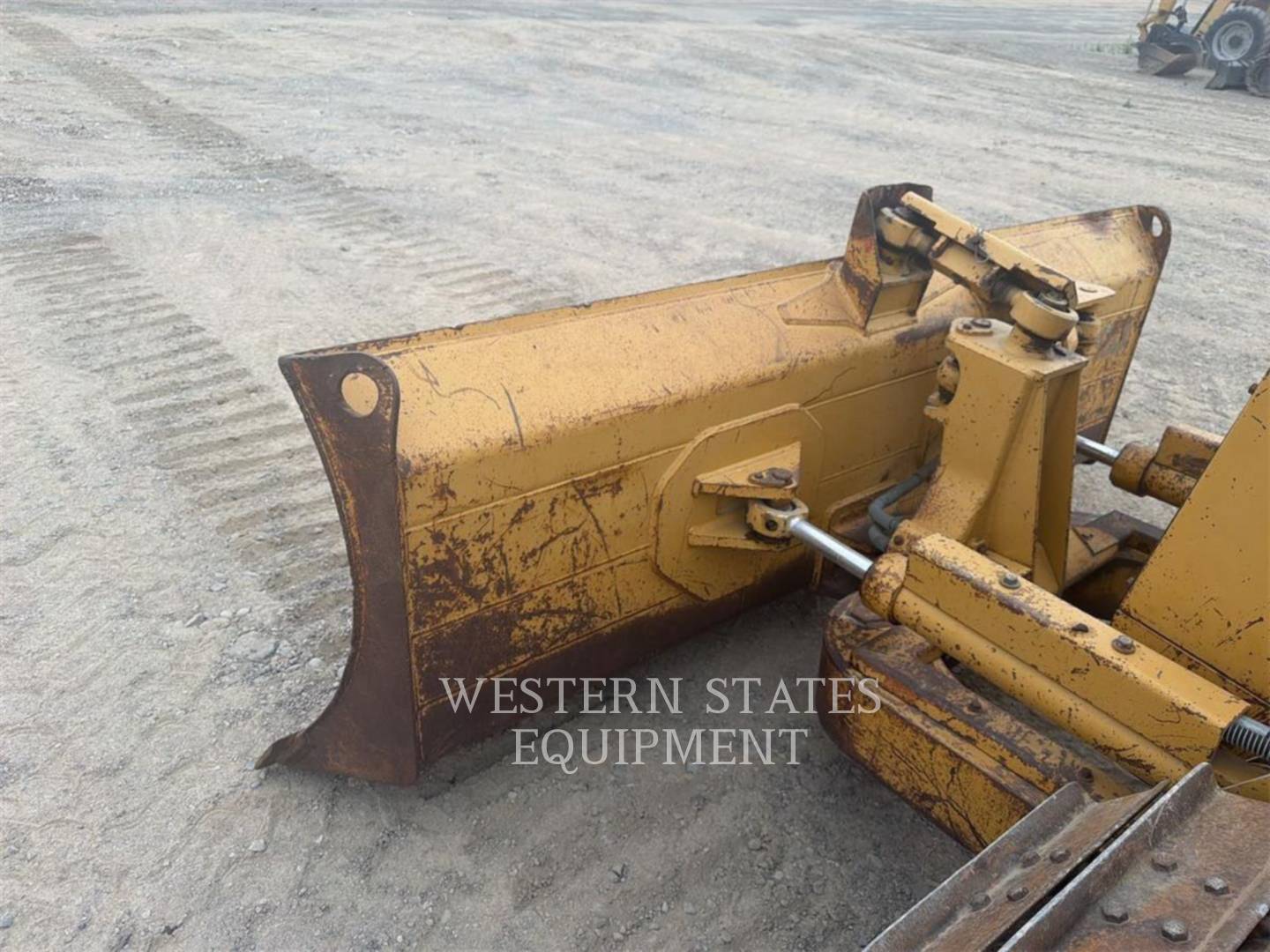 Caterpillar D4C, 4306 hours, S/N: 6YL02227, 1999 - Image 7