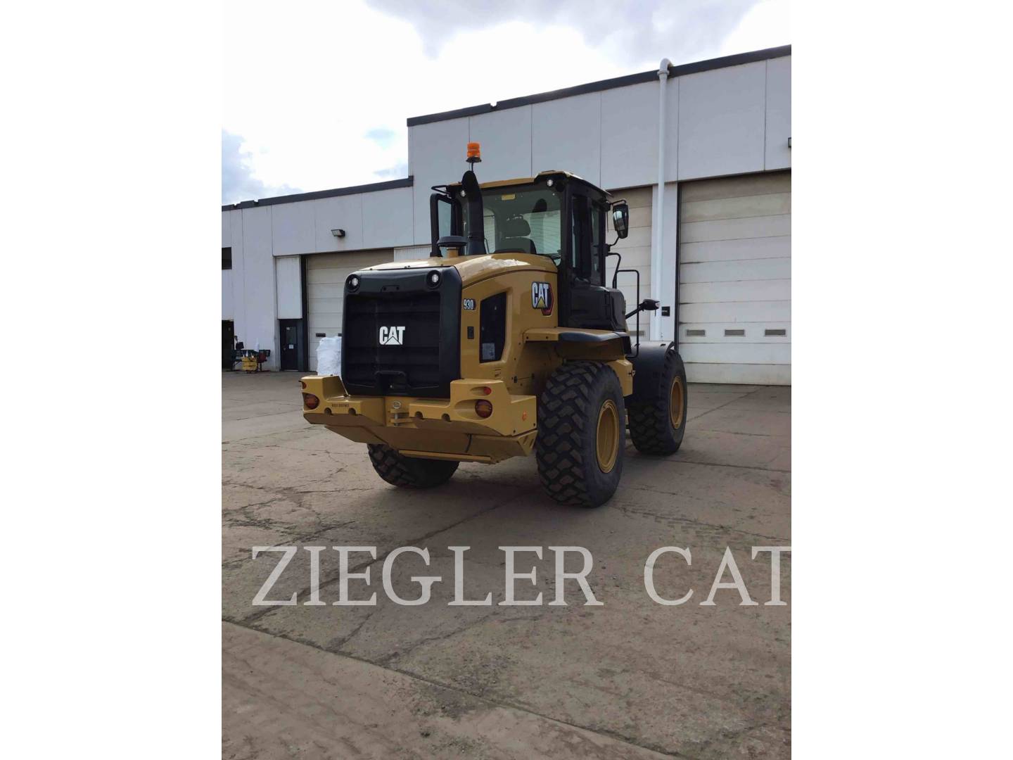 Cat 930, Wheel Loader, 543 hours, S/N: F3S00853, 2024 - Image 3
