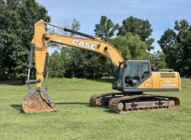 Case #CX250C, excavator with hydrauilc thumb, Isuzu diesel, enclosed cab with air cooled & heat, 1364 hours - Image 1