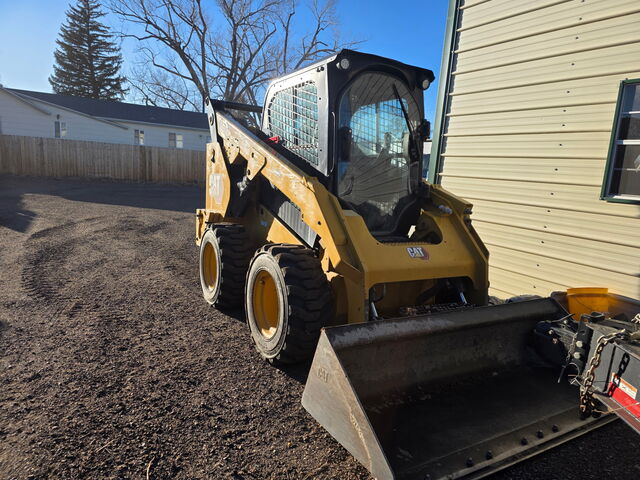 2700 lb. Caterpillar #262D3, skid steer loader, 74.3 HP turbo diesel engine, 2 speed travel, 4500 hours, 2020 - Image 3