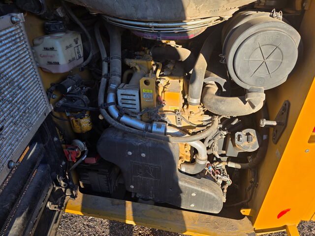 2700 lb. Caterpillar #262D3, skid steer loader, 74.3 HP turbo diesel engine, 2 speed travel, 4500 hours, 2020 - Image 8